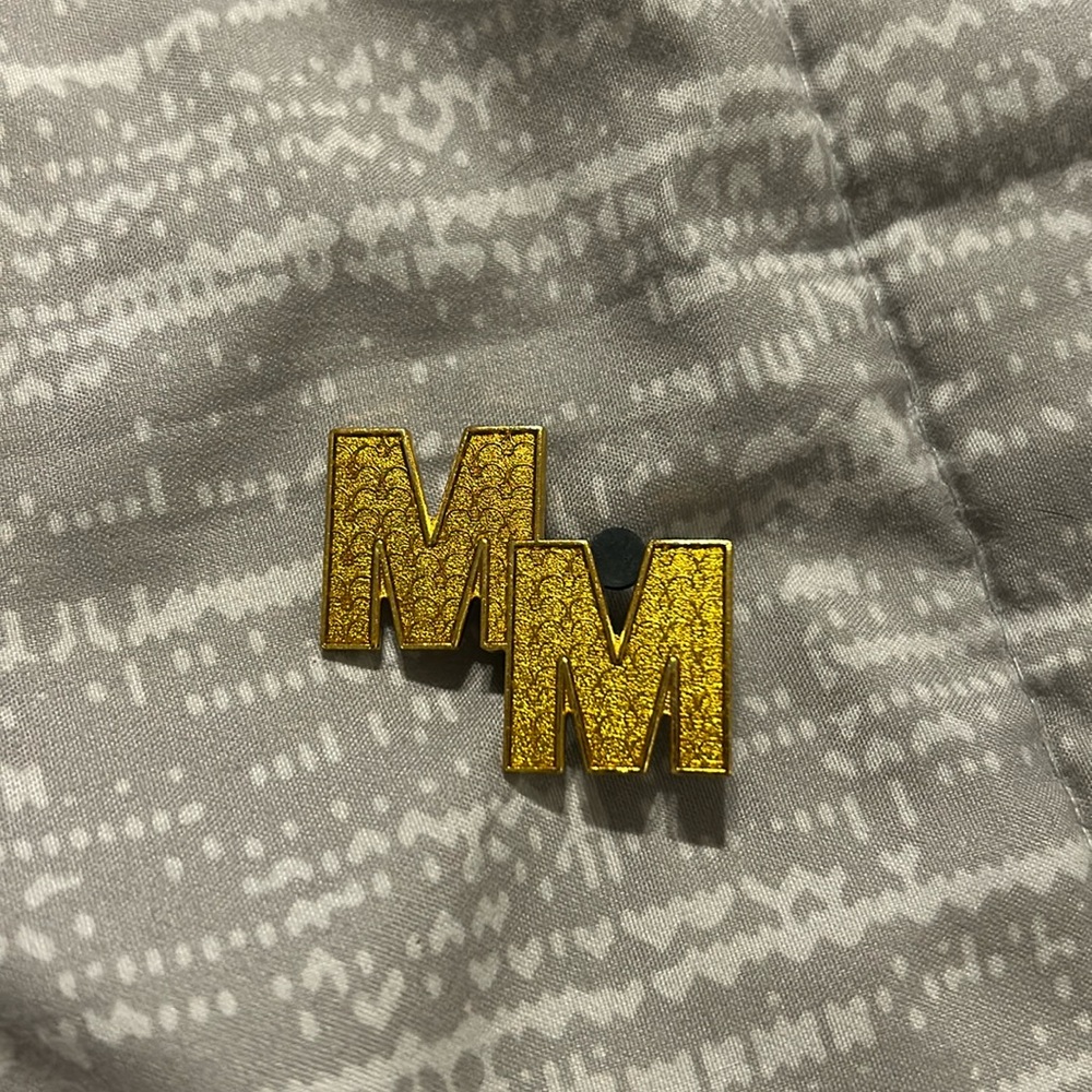 Disney Pin Mickey Mouse Pin MM Letter  Alphabet M Initials Gold Trading Pin